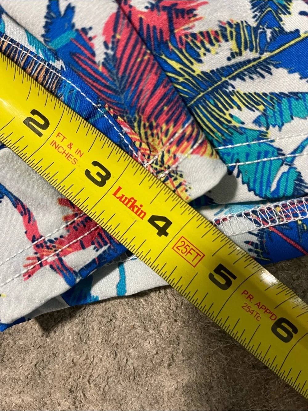 Like New! Men’s Le Club 4” Swim Trunks